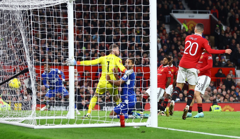 Đánh bại Everton ở FA Cup, MU nối dài mạch trận toàn thắng lên con số 7 - Ảnh 8.